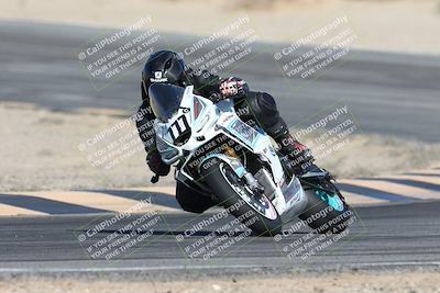 media/Dec-07-2025-CVMA (Sun) [[3e7d2de5dc]]/Race 7-Formula Lightweight Twins Shootout/